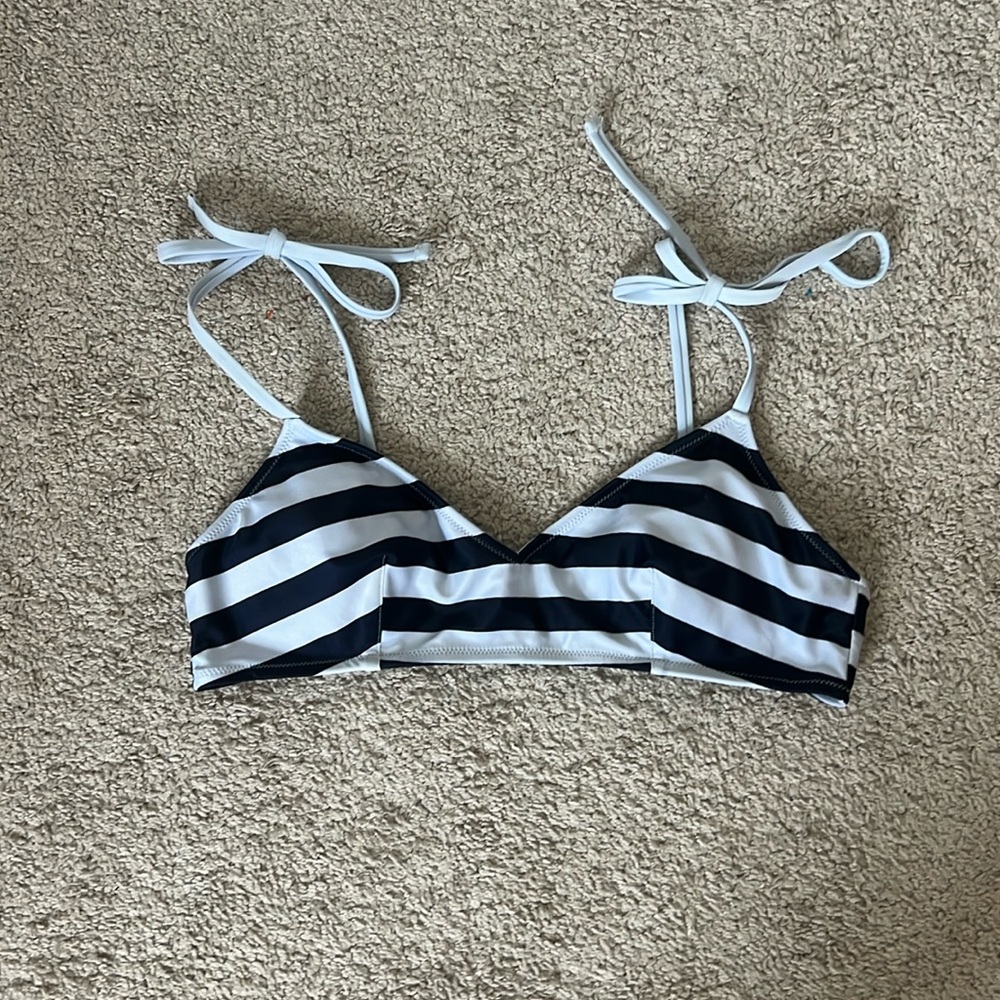 NWOT Aerie Stripe Triangle Tie Strap‎ scoop Bikini Top M